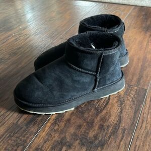 EMU Australia Sharky Micro Ankle Boots Australian sheep skin women’s size 10 EUC